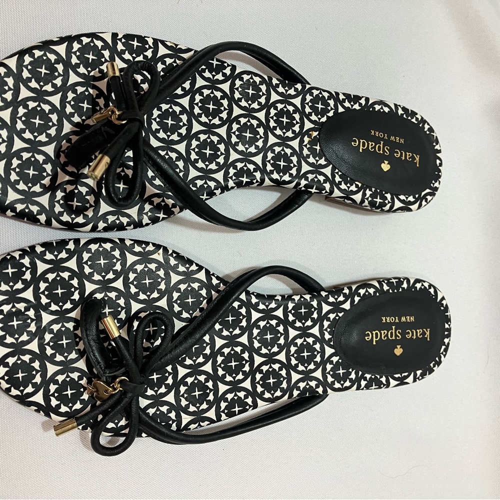 Kate Spade Black and Cream Patterned Sandals with bow tie thong - Picture 2 of 3